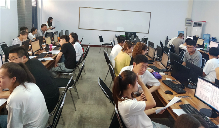 比赛场景2.jpg 比赛场景2.jpg