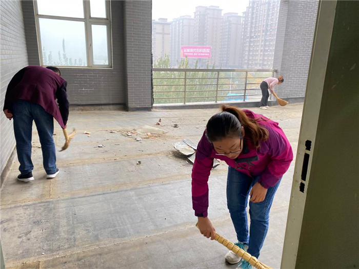1号教学楼四层露天平台3.jpg 1号教学楼四层露天平台3.jpg
