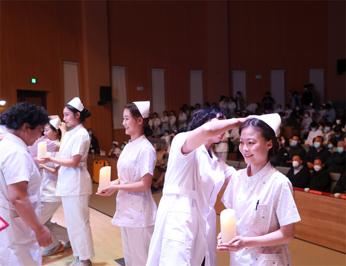 完美体育平台官网护士节活动3.jpg